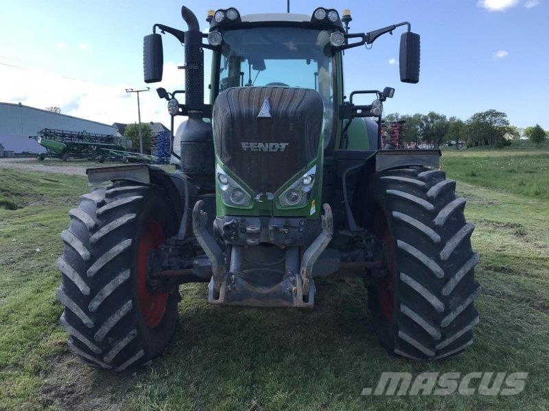 Fendt 828 Vario Трактори