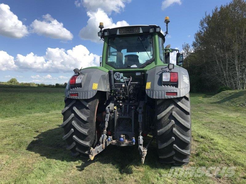 Fendt 828 Vario Трактори