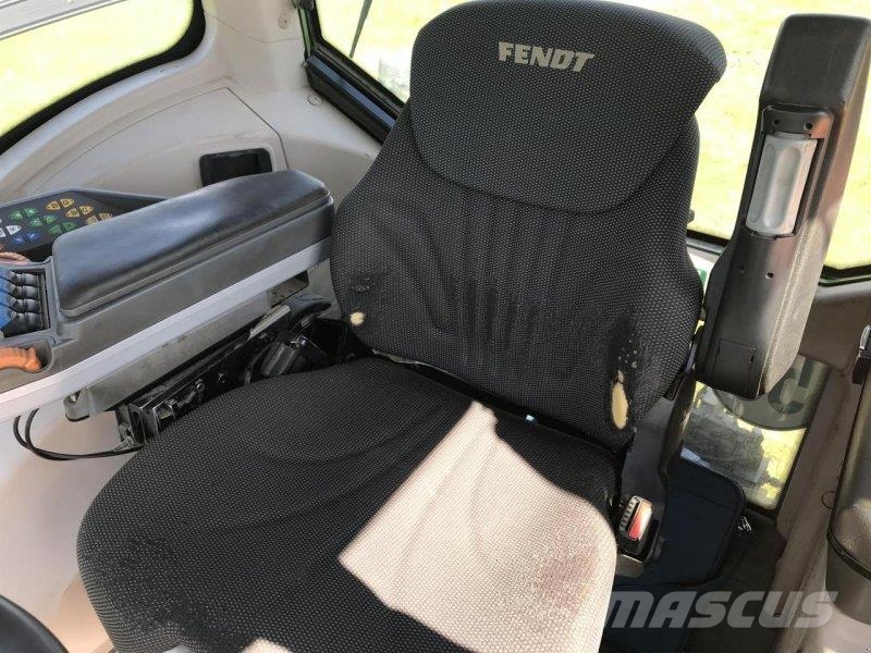Fendt 828 Vario Трактори