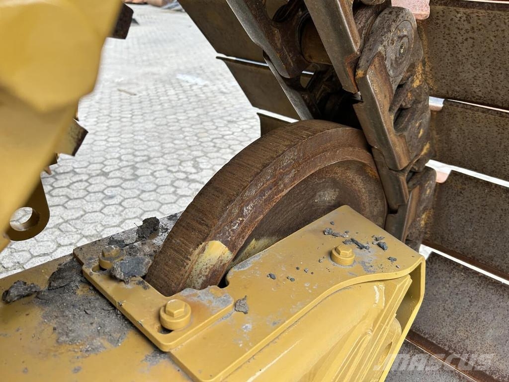 CAT D5-17VP Buldožeri gusjeničari