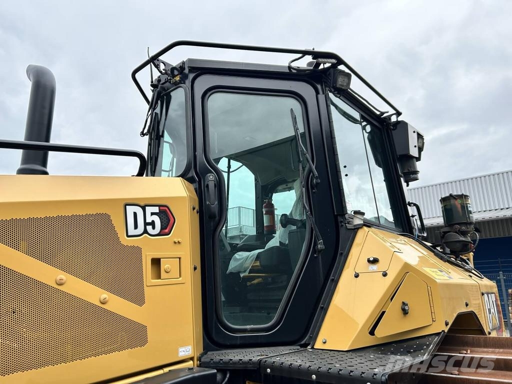 CAT D5-17VP Buldožeri gusjeničari