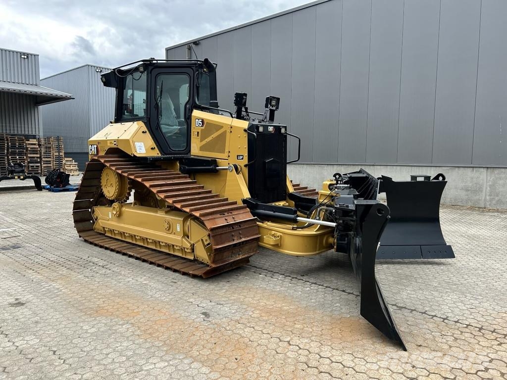 CAT D5-17VP Buldožeri gusjeničari