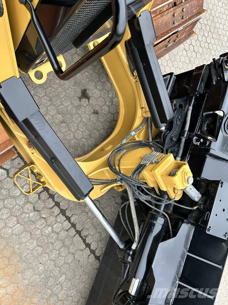 CAT D5-17VP Buldožeri gusjeničari