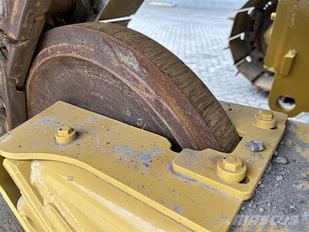 CAT D5-17VP Buldožeri gusjeničari