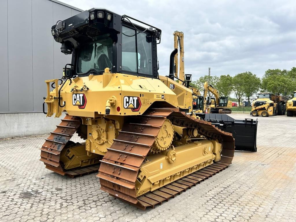 CAT D5-17VP Buldožeri gusjeničari