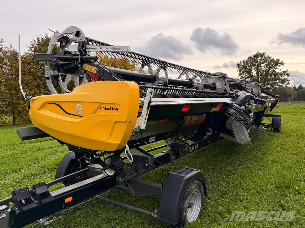 New Holland CR 10.90 Ražas novākšanas kombaini