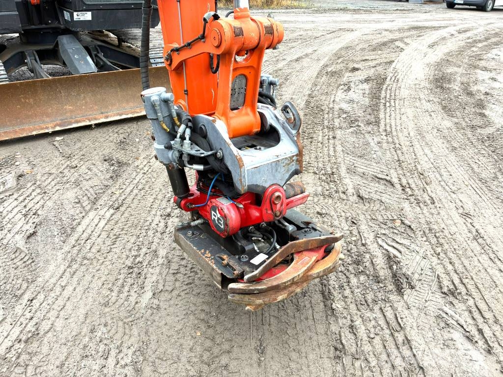 Hitachi ZX 85 US-5 A Vidēja lieluma ekskavatori 7 t - 12 t