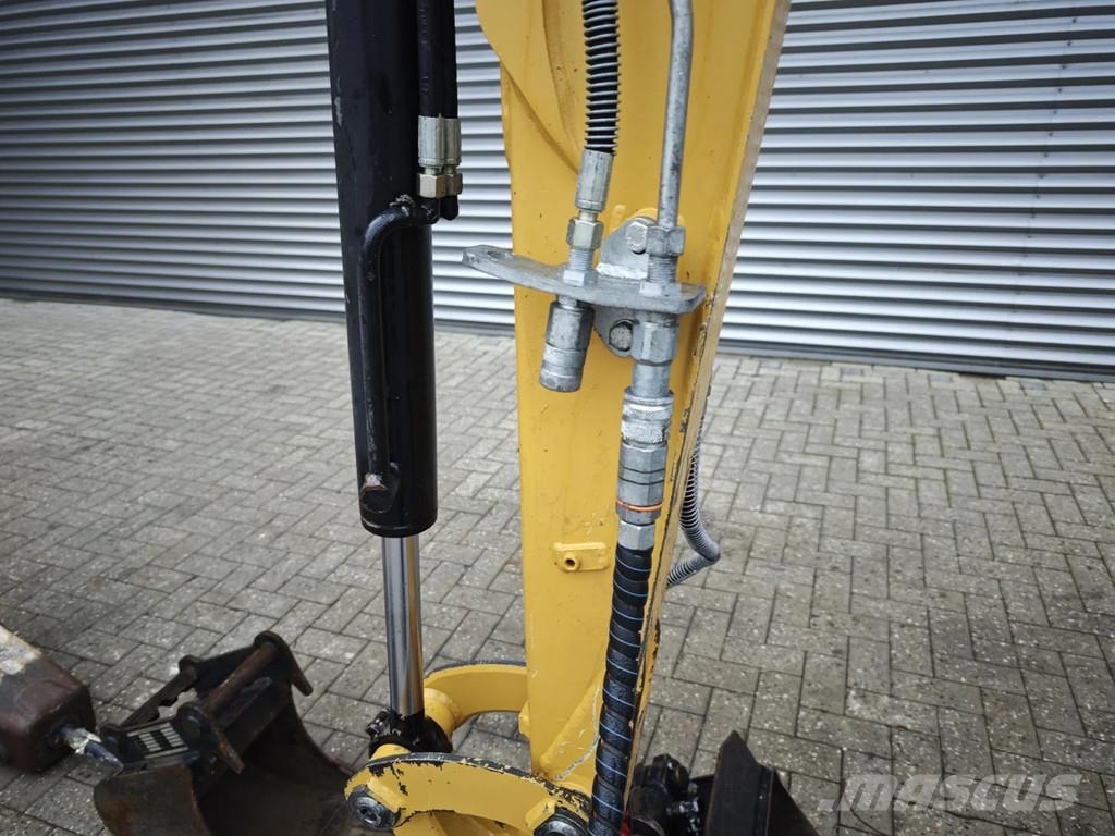 CAT 301.7D 6 Attechments! Mini ekskavatori < 7 t