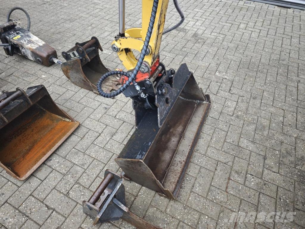 CAT 301.7D 6 Attechments! Mini ekskavatori < 7 t