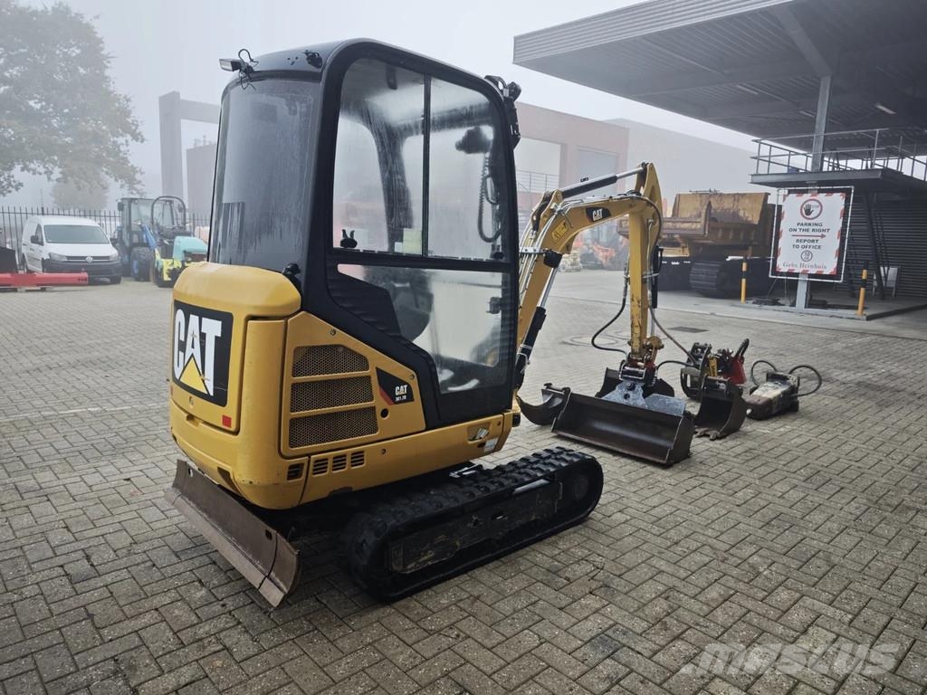 CAT 301.7D 6 Attechments! Mini ekskavatori < 7 t