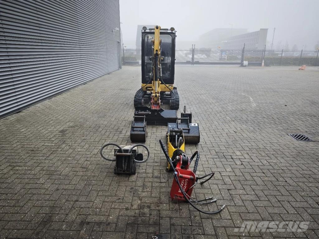 CAT 301.7D 6 Attechments! Mini ekskavatori < 7 t