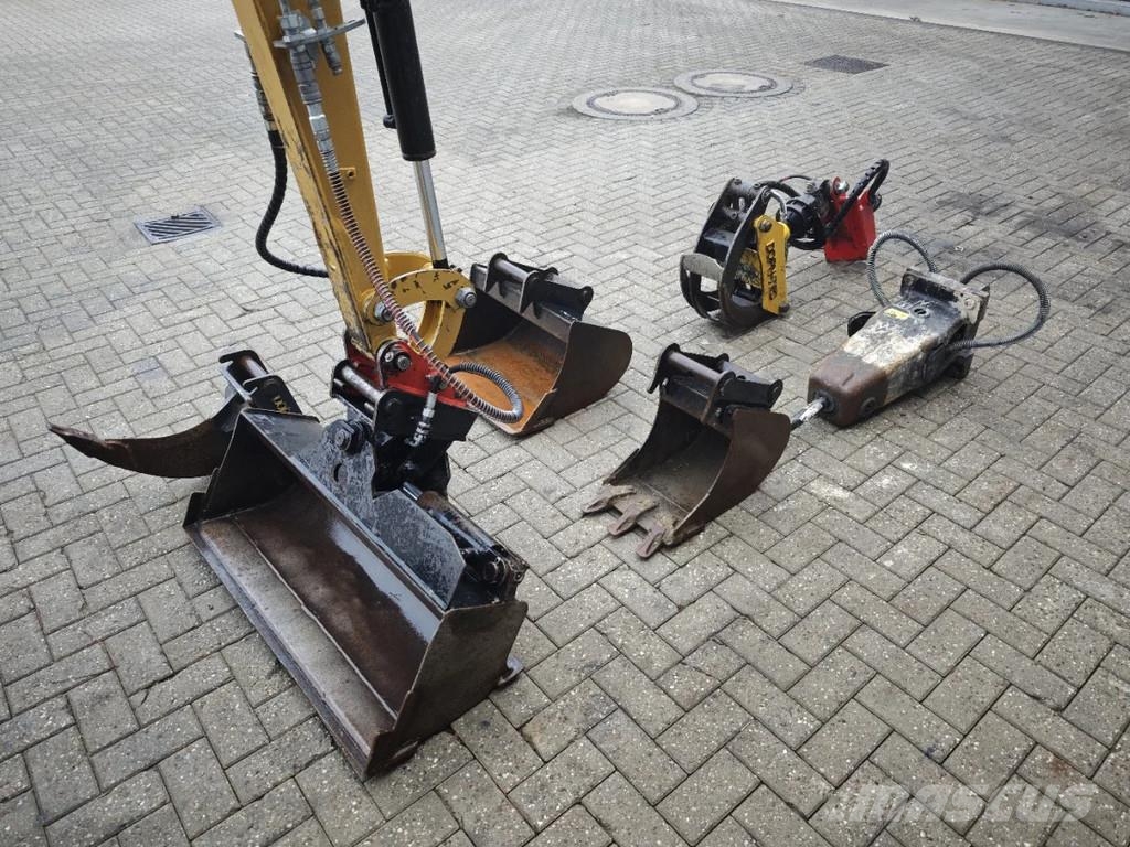 CAT 301.7D 6 Attechments! Mini ekskavatori < 7 t