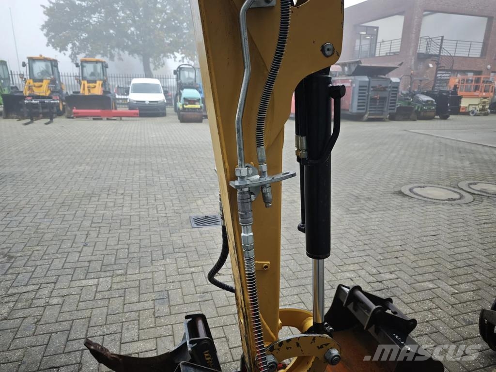 CAT 301.7D 6 Attechments! Mini ekskavatori < 7 t