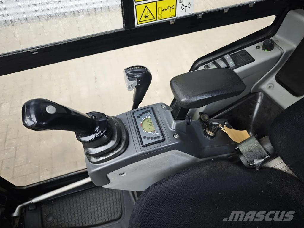 CAT 301.7D 6 Attechments! Mini ekskavatori < 7 t