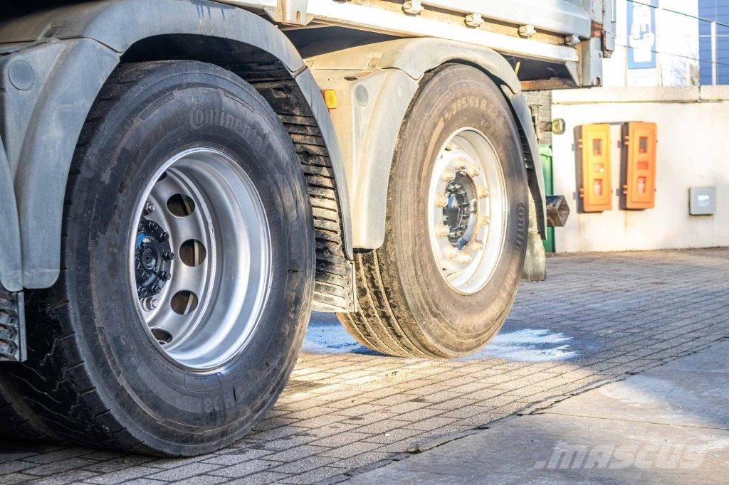 MAN TGS 35.440 BL 8x4-4 Tipper trucks
