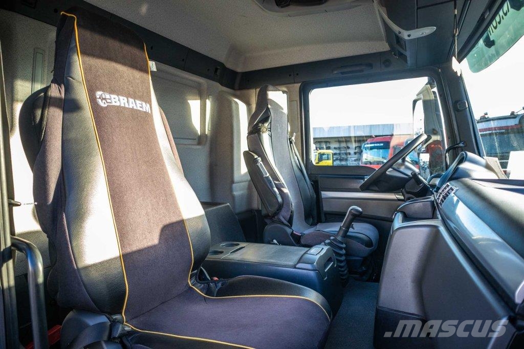 MAN TGS 35.440 BL 8x4-4 Tipper trucks
