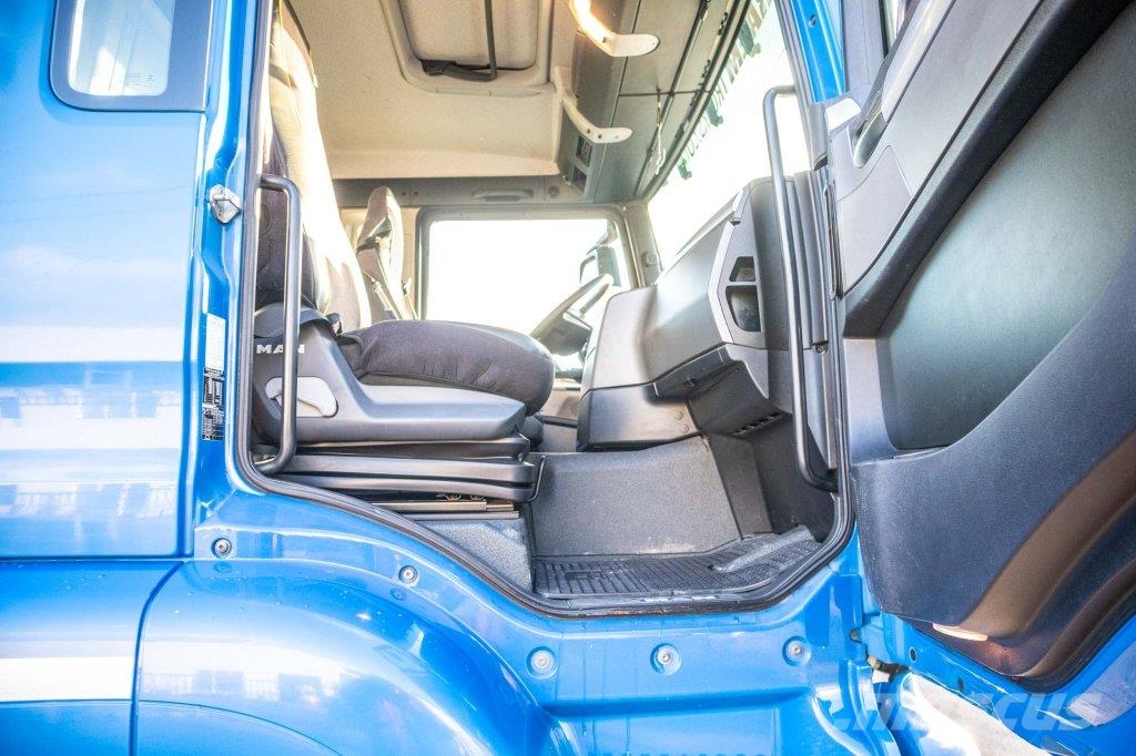 MAN TGS 35.440 BL 8x4-4 Tipper trucks