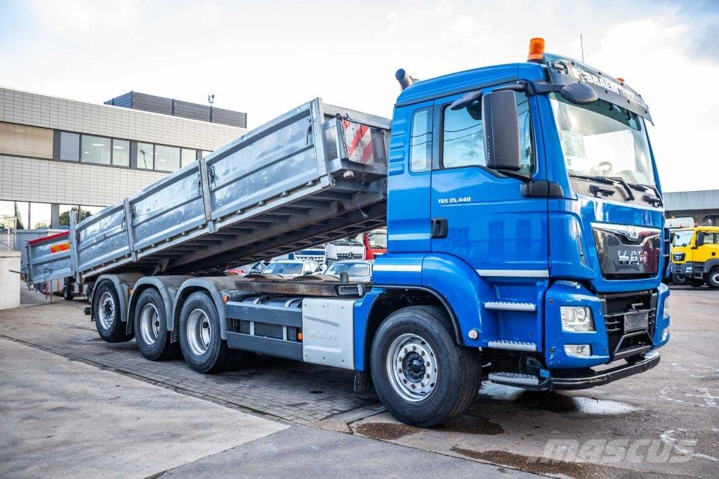 MAN TGS 35.440 BL 8x4-4 Tipper trucks