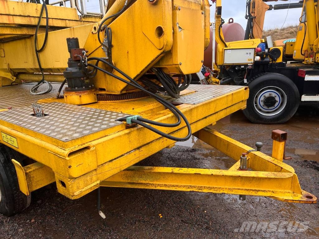 Cherry Picker Man Lift on a Trailer المنصات الهوائية المثبتة على مقطورة