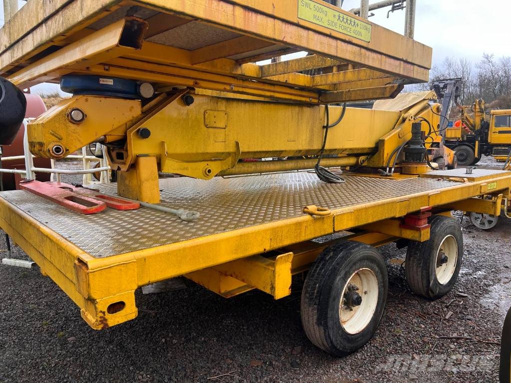 Cherry Picker Man Lift on a Trailer المنصات الهوائية المثبتة على مقطورة
