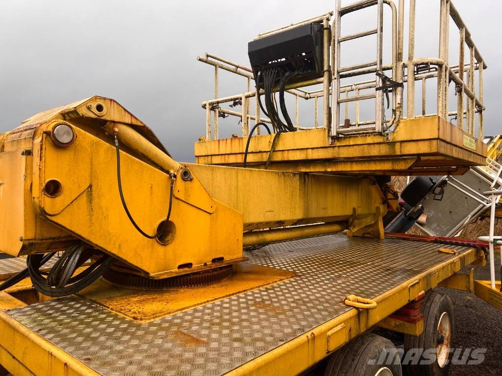 Cherry Picker Man Lift on a Trailer المنصات الهوائية المثبتة على مقطورة
