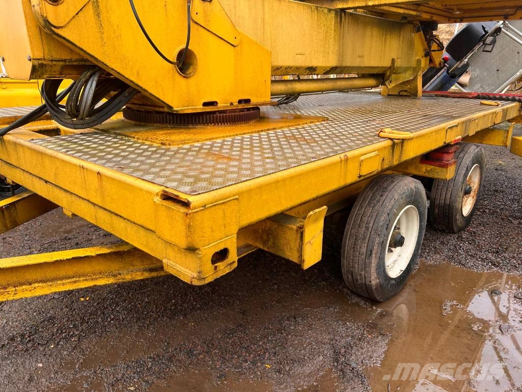 Cherry Picker Man Lift on a Trailer المنصات الهوائية المثبتة على مقطورة