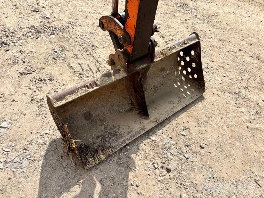 Hitachi EX 15 mini digger Міні-екскаватори < 7т