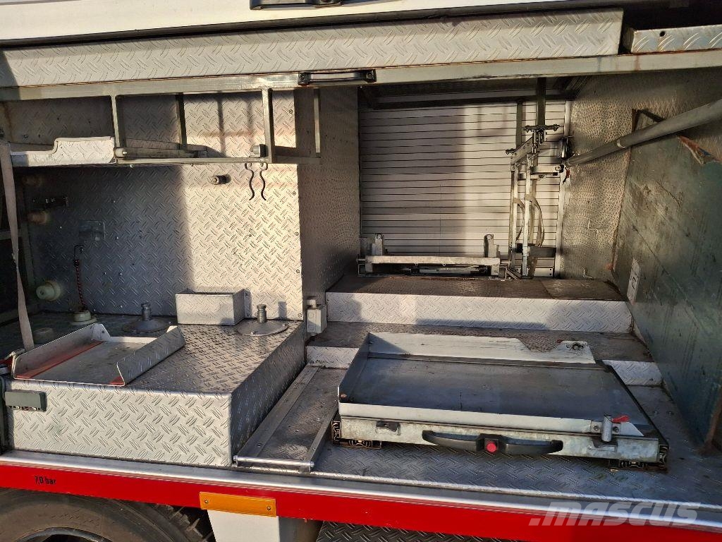 Mercedes-Benz 1019 AF 4X4 消防车