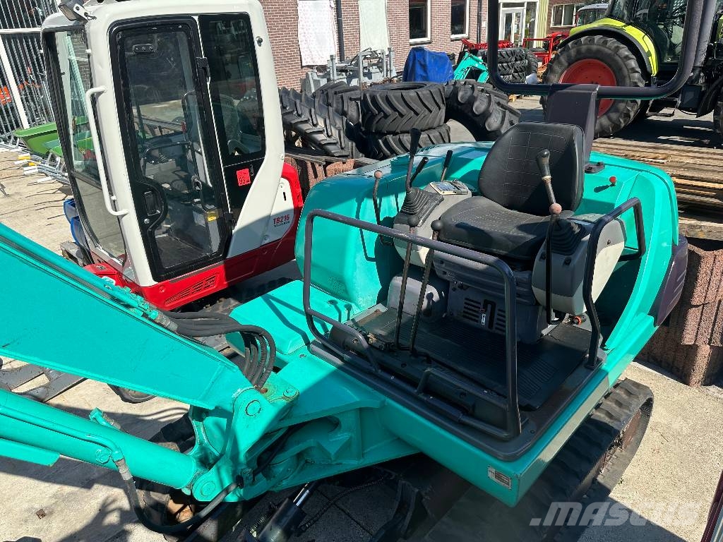 Komatsu PC 30-7 小型挖掘机