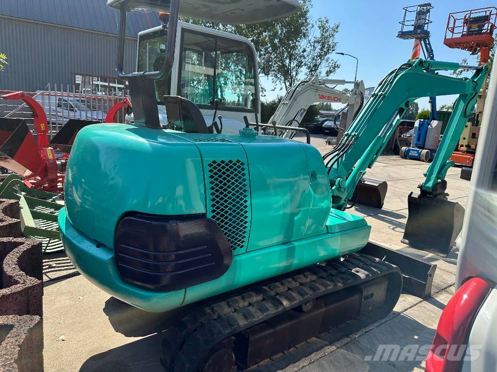 Komatsu PC 30-7 小型挖掘机