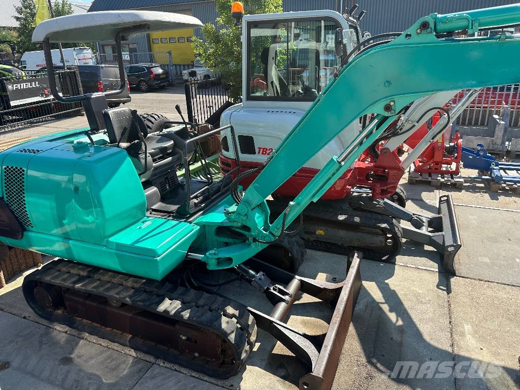 Komatsu PC 30-7 小型挖掘机