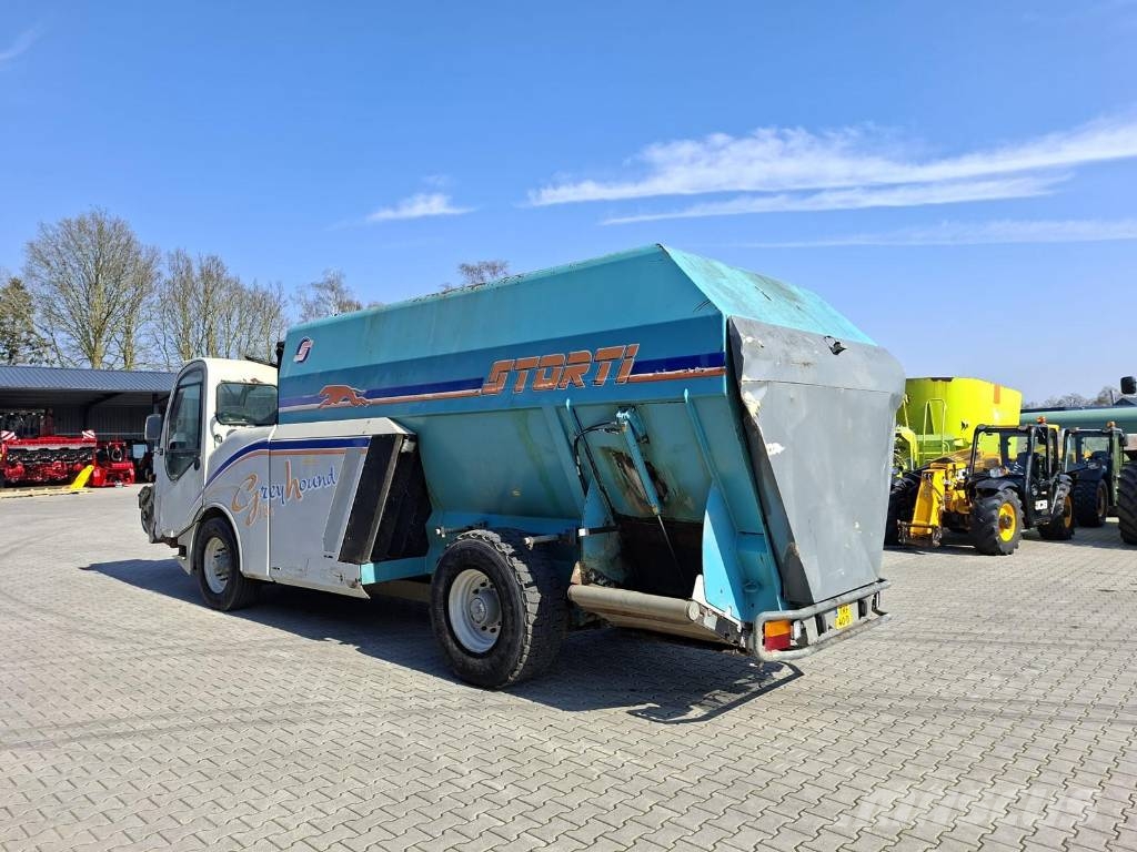 Storti Greyhound 180 علافات ماشية