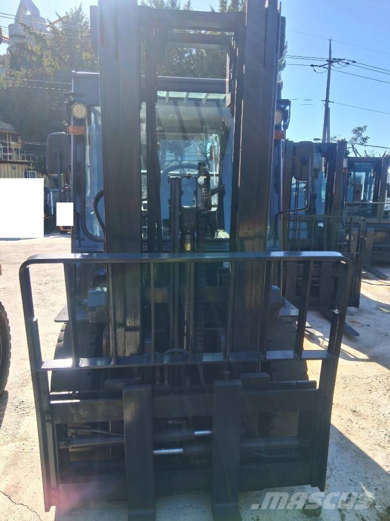 Doosan D 35 S-5 Дизелови камиони