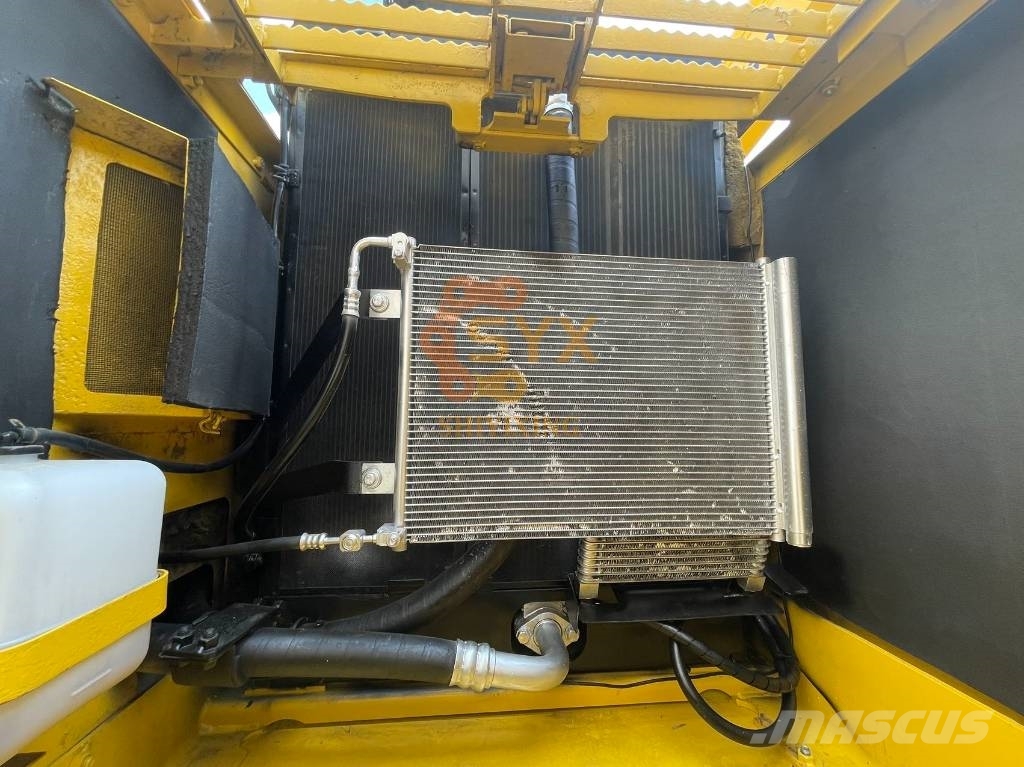 Komatsu PC 220-8 Εκσκαφείς με ερπύστριες