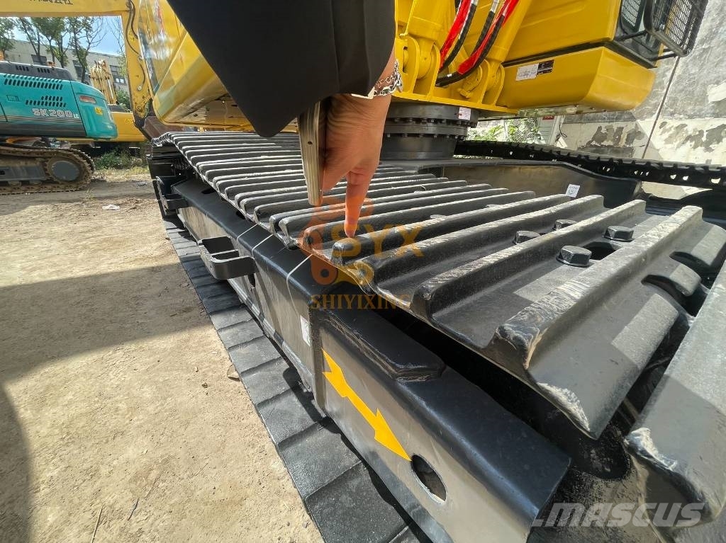 Komatsu PC 220-8 Εκσκαφείς με ερπύστριες