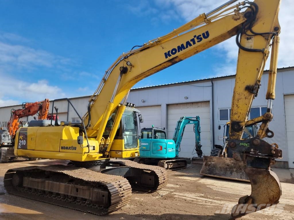 Komatsu PC 210 LC-8 حفارات زحافة