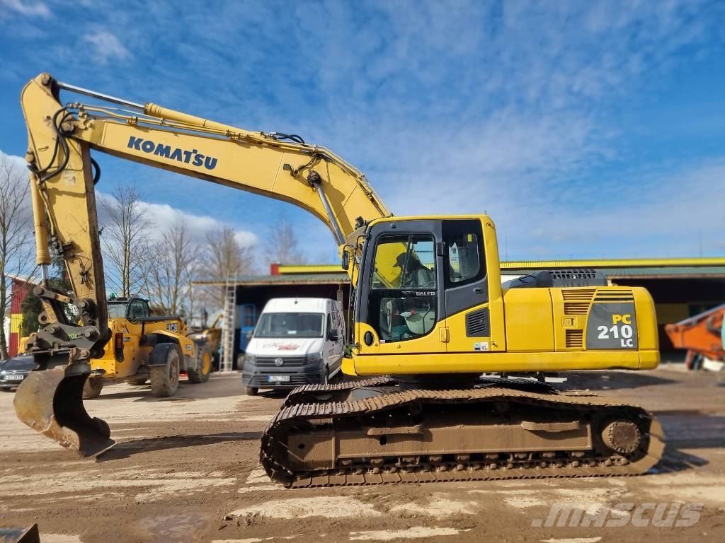 Komatsu PC 210 LC-8 حفارات زحافة