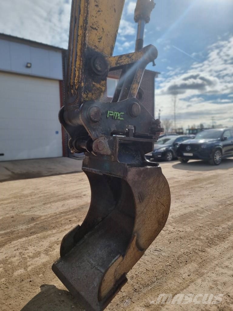 Komatsu PC 210 LC-8 حفارات زحافة