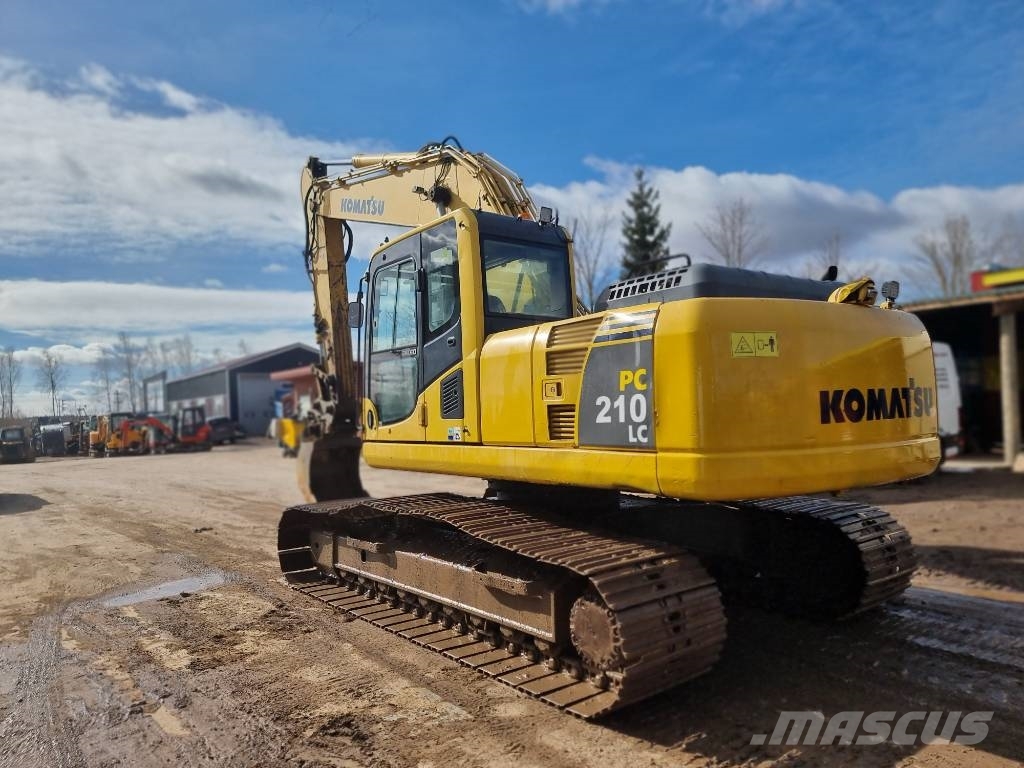 Komatsu PC 210 LC-8 حفارات زحافة