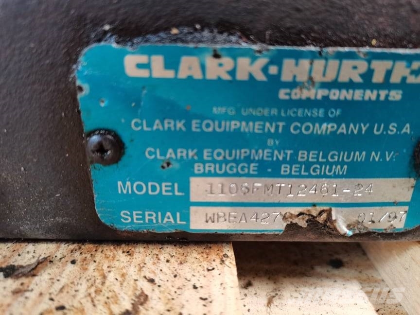 CAT TH 82 {Clark-Hurth} gearbox Transmissie