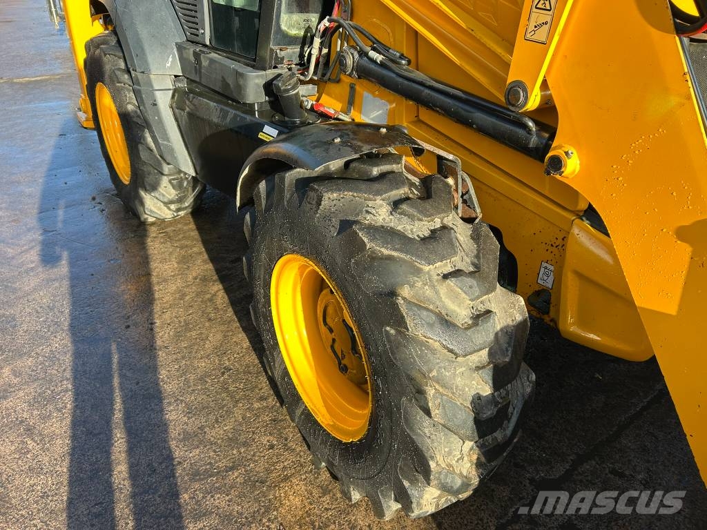 JCB 3CX Compact Backhoe