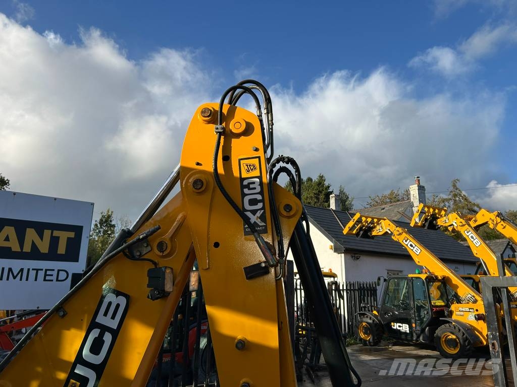 JCB 3CX Compact Backhoe