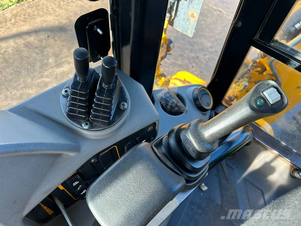 JCB 3CX Compact Backhoe