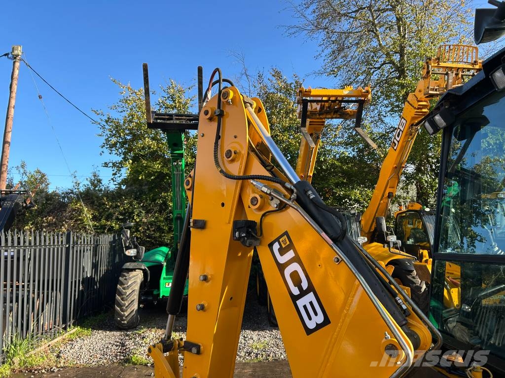 JCB 3CX Compact Backhoe