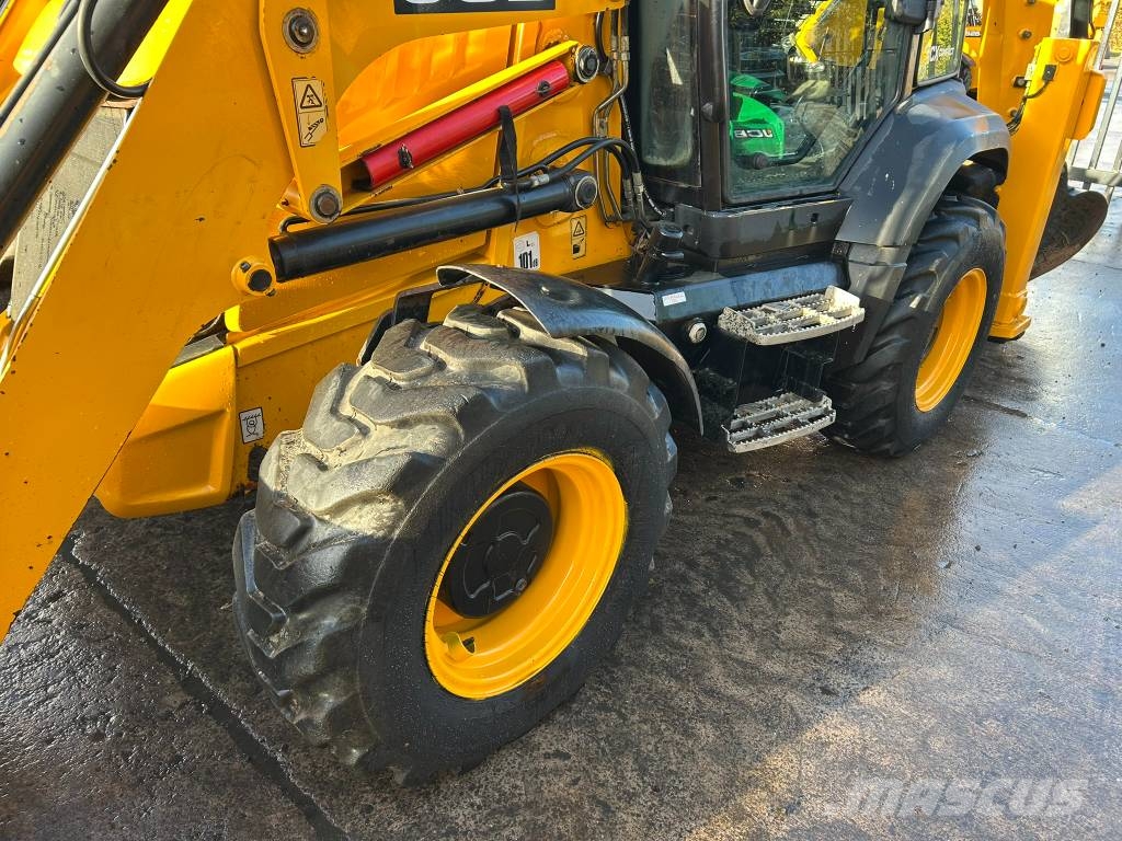 JCB 3CX Compact Backhoe