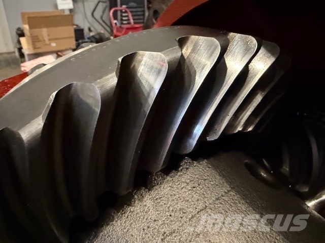 ZF DIFFERENTIAL 9:37 USED Axles