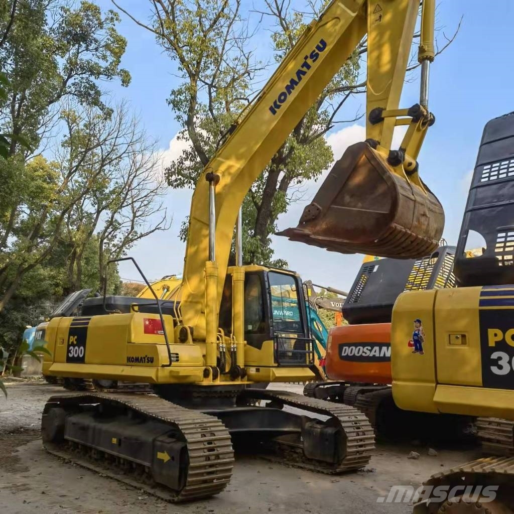 Komatsu PC 300 Εκσκαφείς με ερπύστριες