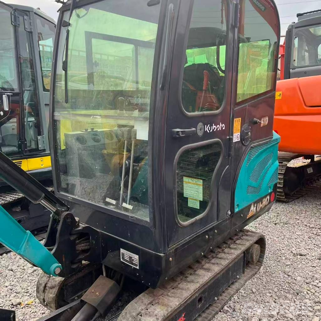 Kubota U 30 ミニ油圧ショベル 7t以下(ミニユンボ・ミニディガー)