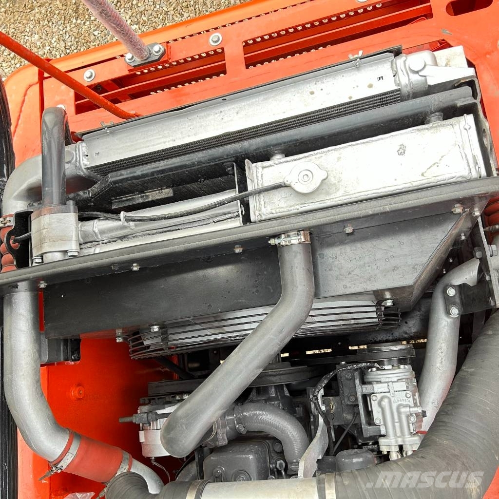 Doosan 300L Pásové rýpadlá