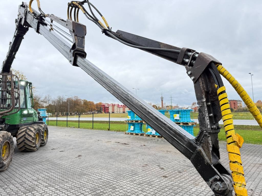 John Deere 810 D Forwarders / Autocarregadores